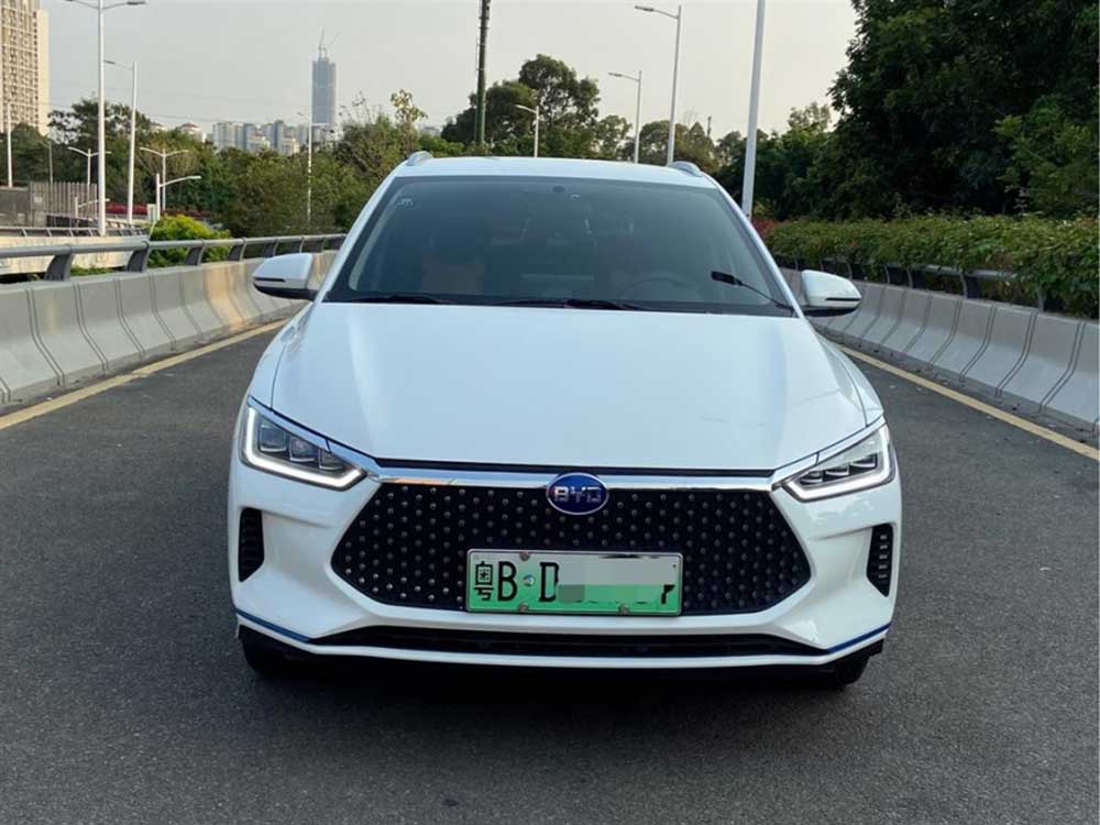 electromobil_byd_e2_35_2019_white_835-1000x750